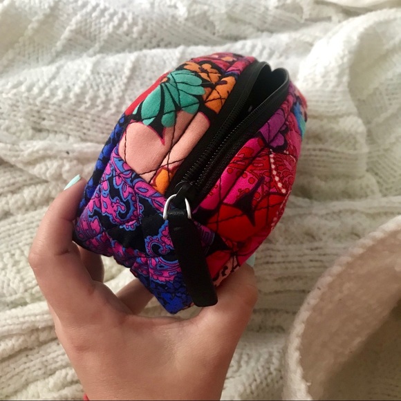 BRAND NEW Vera Bradley pouch - Picture 2 of 5